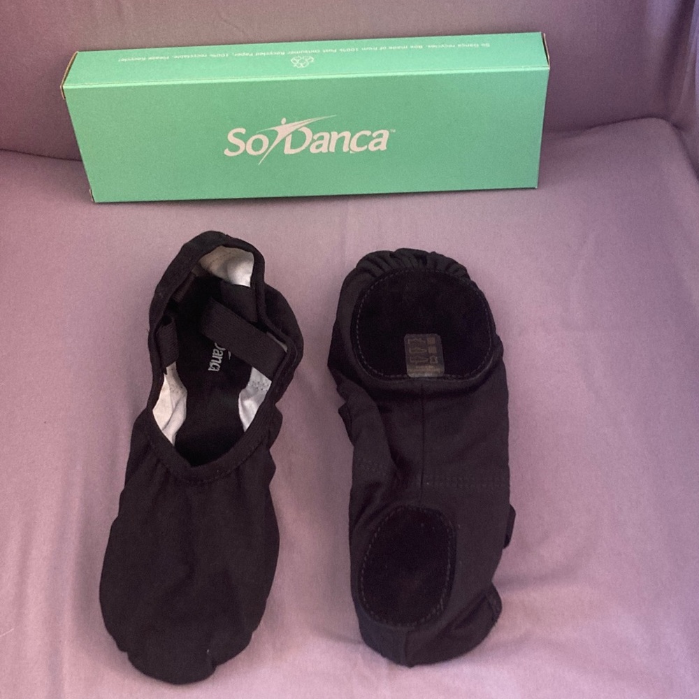 So Danca Women's Black Canvas Split Sole Dance Slippers